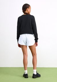 Thumbnail Image 4