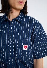 Thumbnail Image 7