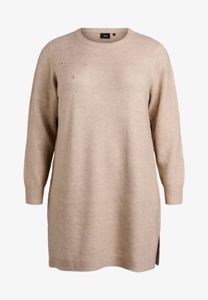 Beżowy sweter dzianinowy z długimi rękawami, okrągłym dekoltem i dekoracyjnymi kryształowymi akcentami po jednej stronie. Posiada rozcięcia po bokach i prążkowane mankiety.