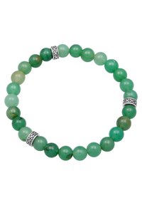 Bracelet en perles vertes composé de pierres polies dans des nuances variées de vert, avec deux ornements en argent ciselé. Texture lisse et forme ronde.