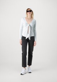 Gina Tricot TIE FRONT LONG SLEEVE - Top - offwhite