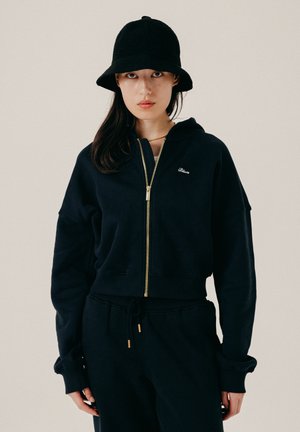 BLKVIS, PLEATED STRAIGHT LEG SWEATPANTS - Долнище на анцуг - black