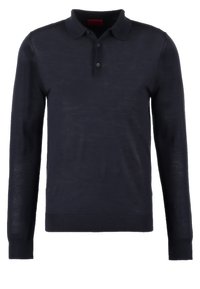 Polo à manches longues bleu marine foncé, fabriqué en tissu léger. Comprend un col, une patte de boutonnage et des poignets côtelés. Design simple.