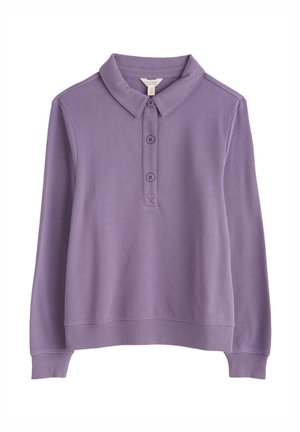 Polo de manga larga morado, hecho de suave algodón, con cuello tipo polo, tapeta de tres botones y acentos de puños acanalados.