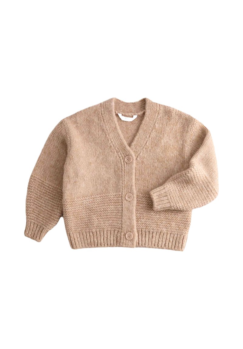 Béžový pletený cardigan s výstřihem do V, dlouhými rukávy a třemi knoflíky vpředu. Hladké manžety a lem s různými texturami pletení.