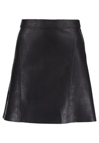 Gonna in pelle nera con una forma svasata, caratterizzata da cuciture lungo la parte anteriore per dare struttura, texture liscia e una cintura per una vestibilità perfetta.