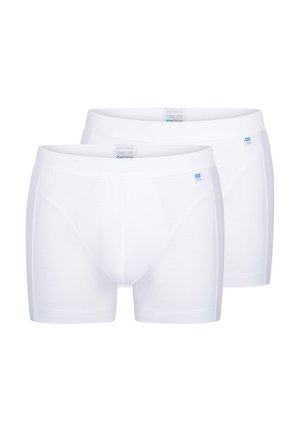 Due boxer shorts bianchi in cotone con una superficie liscia e waistband elastico, caratterizzati da un piccolo logo blu su un lato.