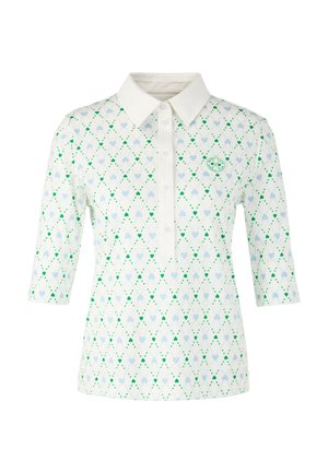 Weißes Polohemd mit Herzmuster in Grün und Hellblau, Dreiviertelärmeln, weißem Kragen und kleinem grünem runden Logo auf der Brust.