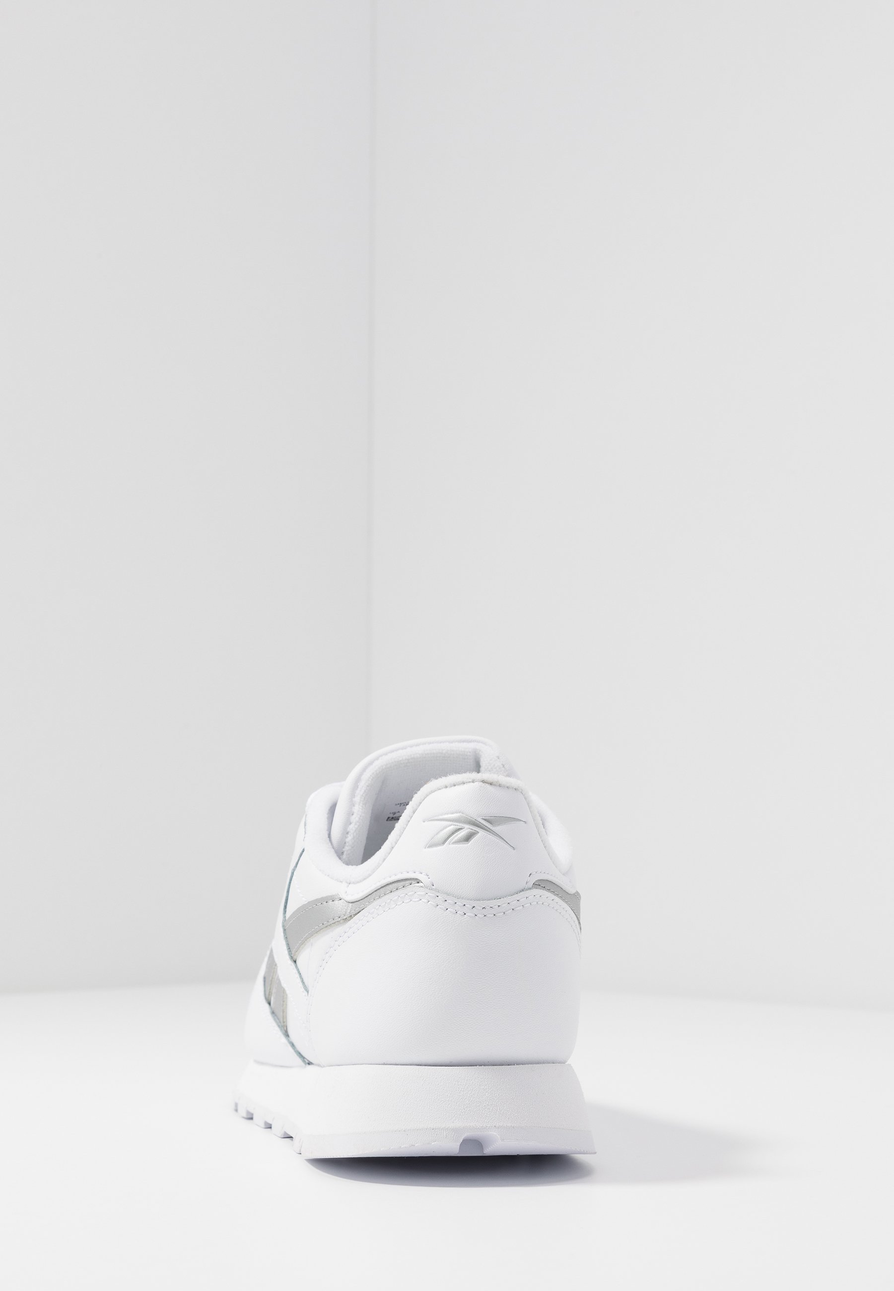 Reebok Classic Joggesko whitesilver metallic Zalando.no Reebok Classic Joggesko whitesilver metallic Zalando.no