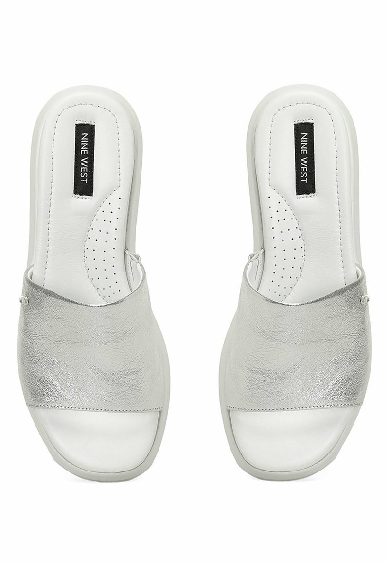 Chaussures Oxford Plates Femme Nine West En Cuir Métallisé Argenté - Taille US 7 - Neuf Sans Boîte
