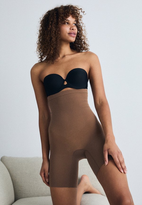 EVERYDAY SHAPING HIGH WAISTED - Pants