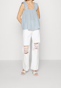 Pieces Blus - light blue