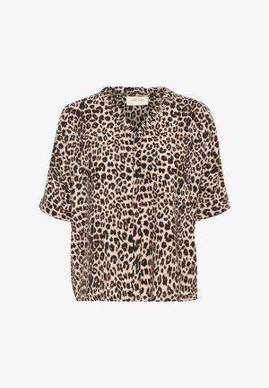 Blusa de manga corta con estampado de leopardo en tejido ligero, con cuello redondo, cierre de botones en la parte delantera y un ajuste relajado. Colores predominantes: beige y negro.