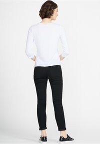 PETER HAHN Langarmshirt - white