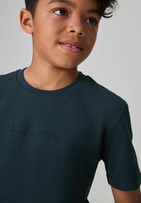 smALLSAINTS Nyomott mintás póló - navy cotton