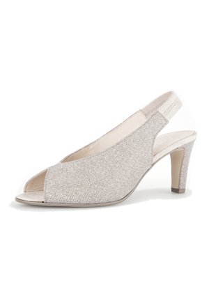 Beige strukturierte Slingback-Pumps mit offenen Zehen, subtiler Schimmerung und tailliertem Absatzdesign. Verfügt über eine dehnbare Seite für zusätzlichen Komfort.