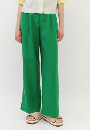 Trousers - preppy green