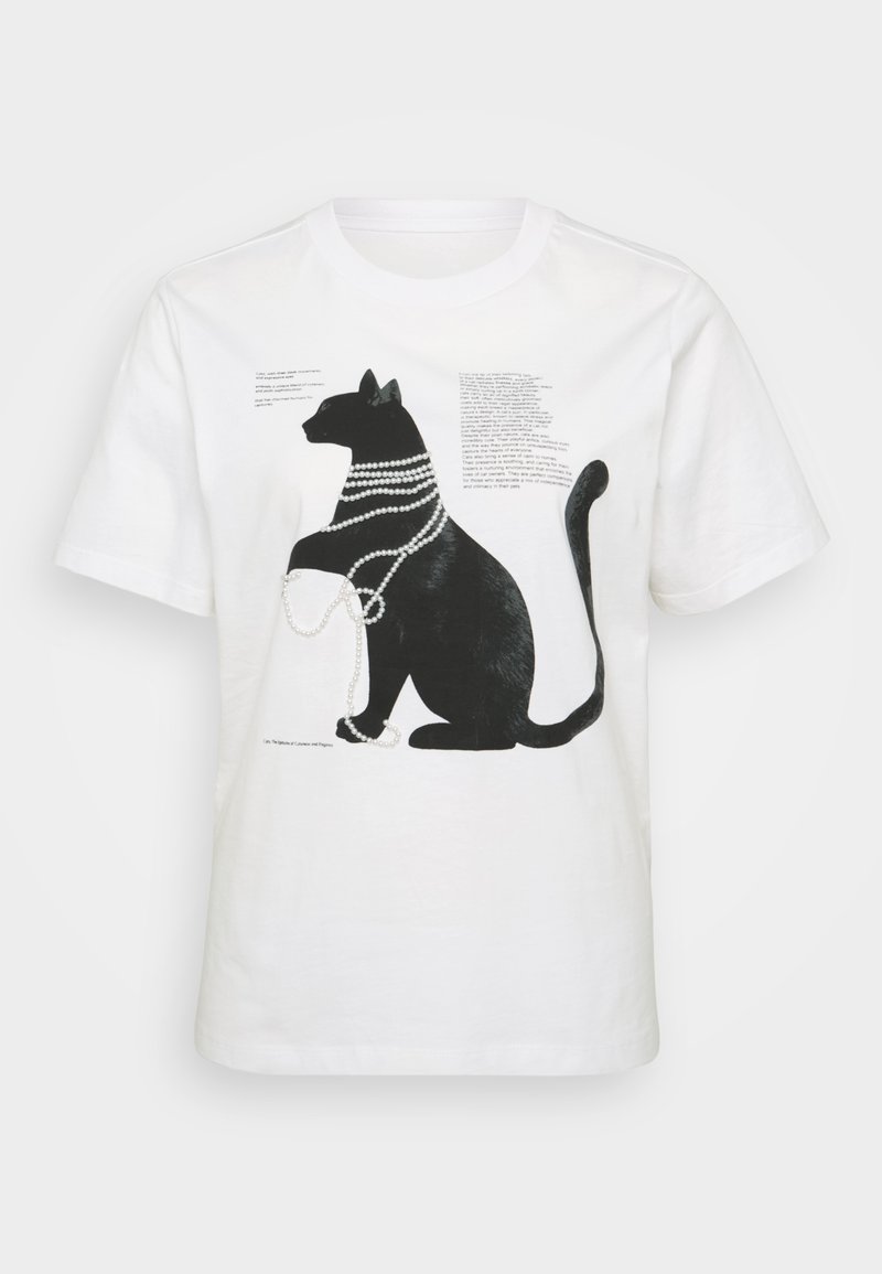 Weißes Baumwoll-T-Shirt mit einem schwarzen Katzenmotiv, das mit Perlen verziert ist, begleitet von Text auf der linken Seite.