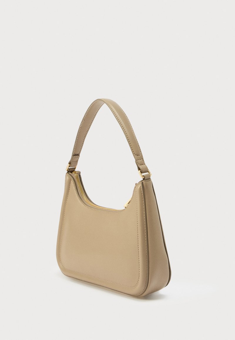 Calvin Klein BOLD SMALL SHOULDER BAG - Kabelka - desert taupe