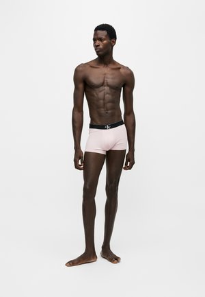 Calvin Klein Underwear, GRAPHIC MONOGRAM 3 PACK - Calzoncillos bóxer cortos - black/harbor mist/hawaii orchid