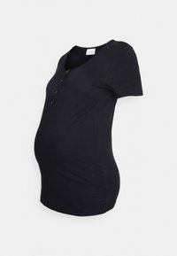 Camiseta de maternidade preta feita de tecido macio e elástico. Apresenta mangas curtas, decote em V e um detalhe em botão na parte da frente.