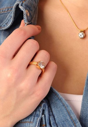 Ring - wit