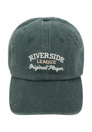 Tmavozelená baseballová čiapka s vyšitým textom "RIVERSIDE LEAGUE Original Player" v strede prednej časti.
