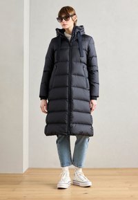 Marc O'Polo LONG COAT FEMININE SHAPE  WITH HOOD - Abrigo de plumas - deep blue sea