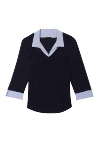 Haut bleu marine avec un décolleté en V, featuring un col et des poignets rayés bleu clair. Le matériau semble texturé ; les manches sont trois-quarts.