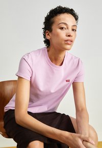 Levi's® - PERFECT - T-shirt basic - pink lavender Miniatuurafbeelding 1