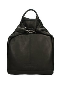 Zwarte leren rugzak met een gestructureerd ontwerp, voorzien van een handvat aan de bovenkant, ritssluiting en een opvallend merkembleem aan de voorkant.
