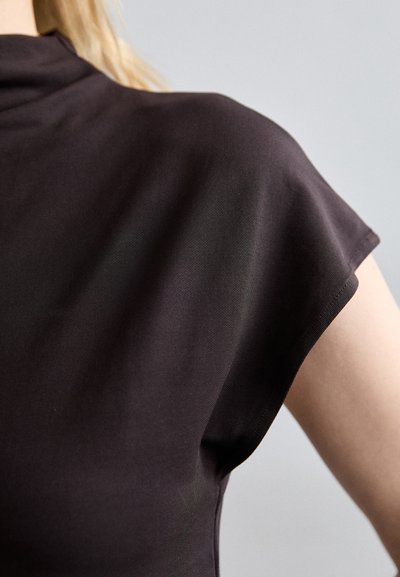 Tiger of Sweden ALITTA - T-Shirt basic - dark plum