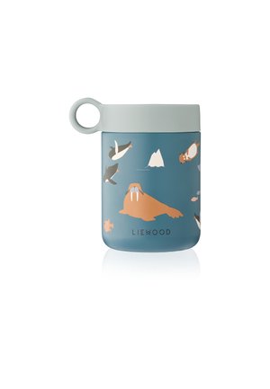 Tasse bleue isolée avec un couvercle bleu clair et une poignée. Présente des illustrations d'animaux marins, y compris un morse, des phoques et des pingouins.