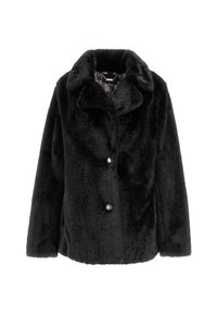 Cappotto in pelliccia sintetica nera con collo a scialle e due grandi bottoni. La texture è spessa e morbida, con una fodera soffice visibile al collo.