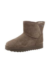 Bottine en daim marron avec un bout arrondi, une doublure douce et une semelle extérieure en caoutchouc texturée. Présente une couture et un accent logo sur le côté.