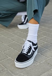 Geselecteerd, black/true white