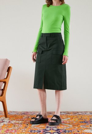 Pencil skirt - black