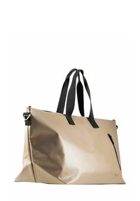 Beige wasserdichte Tragetasche mit schwarzen Griffen, rechteckiger Form, seitlichem Reißverschlussfach und glatter, glänzender Oberfläche. Robustes Material.