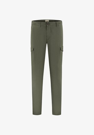 Spodnie cargo w kolorze oliwkowym, wykonane z trwałego materiału. Posiadają boczne kieszenie, zapięcie na guzik oraz tapered leg design.