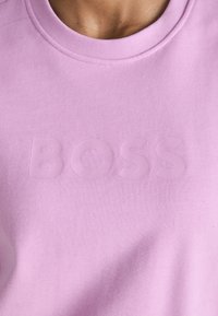 BOSS Pusa - open purple