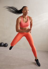 Casall ICONIC BRA - Sports-BH-er med medium støtte - deep coral