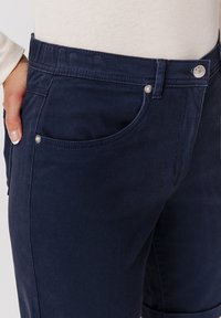 Damart BERMUDA EXTENSIBLE - Shorts di jeans - Navy
