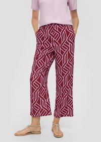 Bordeauxwijdte broek met een wit geometrisch patroon. Gemaakt van een lichtgewicht stof, met twee zijzakken en een comfortabele pasvorm.