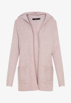 Cardigan en tricot rose avec capuche, manches longues, à l'avant ouvert et deux poches avant, présentant une texture douce et un design décontracté.