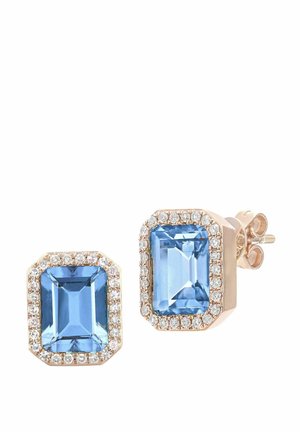 Hexagonale lyseblå ædelstensøreringe omgivet af små klare sten, sat i rosaguldsmetal med en poleret finish.