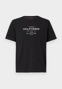 STACK GRAPHIC TEE - Potiskana majica - black