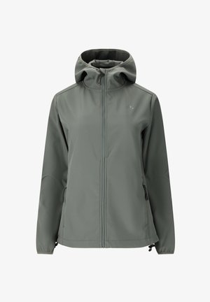 Veste softshell en vert atténué, dotée d'un col montant, d'une capuche ajustable, d'une fermeture éclair à l'avant et de poches latérales. Tissu lisse et extensible.