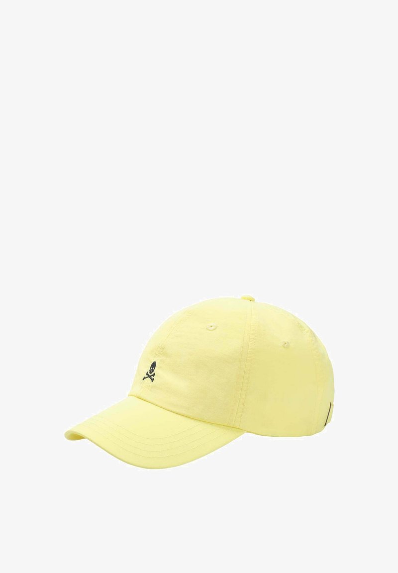 Gelbe Baumwoll-Baseballmütze mit gebogenem Schirm und schwarzem Totenkopf-und-Kreuzschbones-Design auf der Vorderseite. Genähte Akzentuierung für Langlebigkeit.