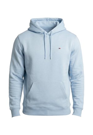 Hellblauer Kapuzenpullover mit vorderer Kängurutasche, Kordelzugkapuze, gerippten Bündchen und Saum sowie kleinem rot-weiß-blauem Logo auf der Brust.