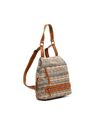 Sac à dos en tissu avec corps en textile à motifs, accents en cuir marron, poche avant zippée et bretelles ajustables. Forme triangulaire.